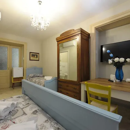 Bed & Breakfast Angioino & 2*
