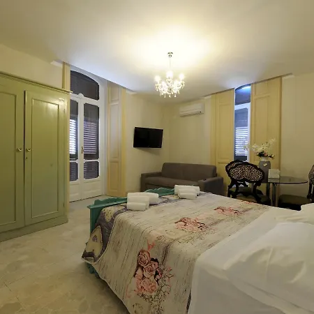 Bed & Breakfast Angioino & Napoli